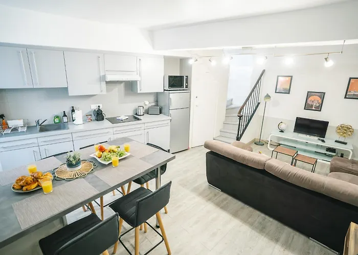 Holiday home Au Pied Des Remparts- Maison De Caractere-3 Ch-ac *