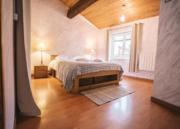 بيت للعطل Au Pied Des Remparts- Maison De Caractere-3 Ch-ac قرقشونه