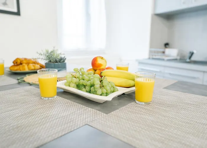 Au Pied Des Remparts- Maison De Caractere-3 Ch-ac *