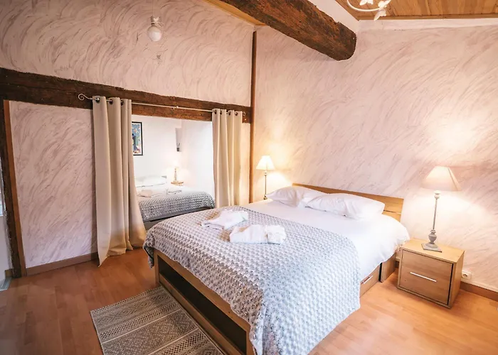 Au Pied Des Remparts- Maison De Caractere-3 Ch-ac قرقشونه