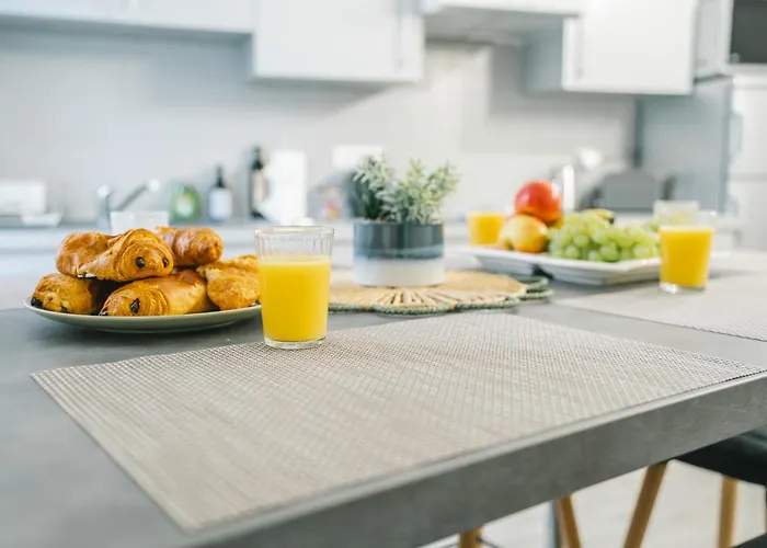 Au Pied Des Remparts- Maison De Caractere-3 Ch-ac בית נופש